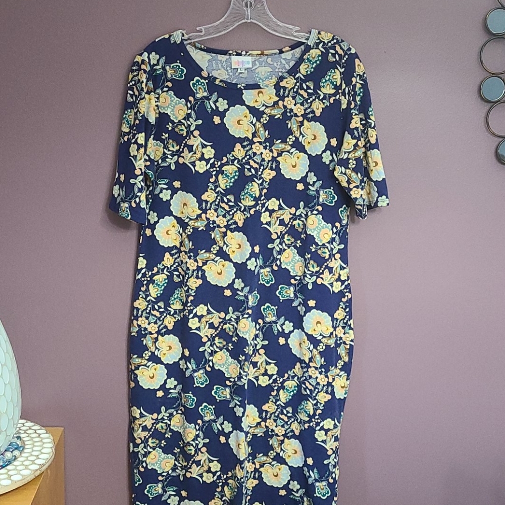 Large Julia LuLaRoe